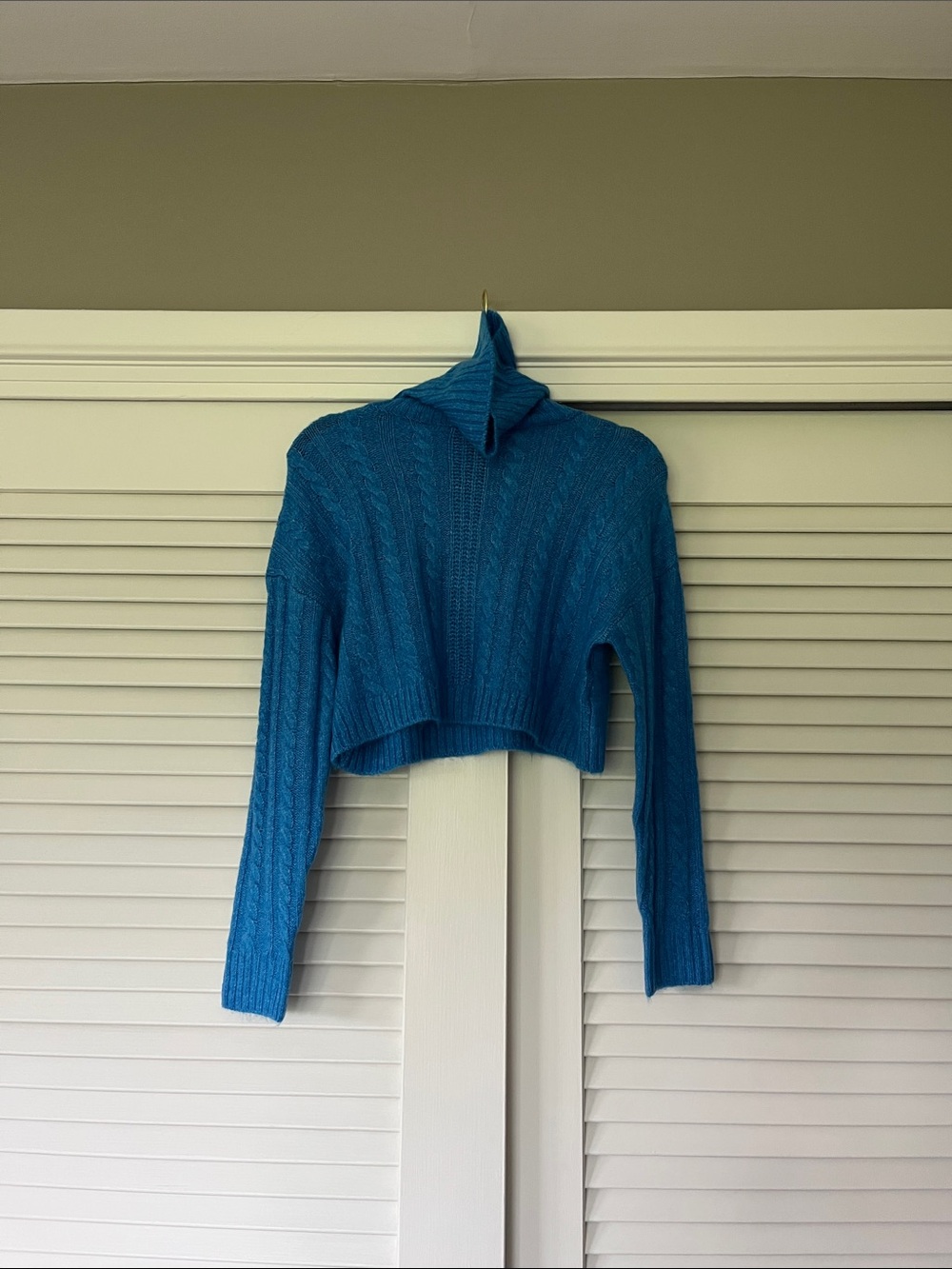 Cropped Cable Turtleneck Sweater in Teal